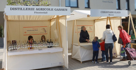 Marktstnde 2m mit ansteckbarer Standblende