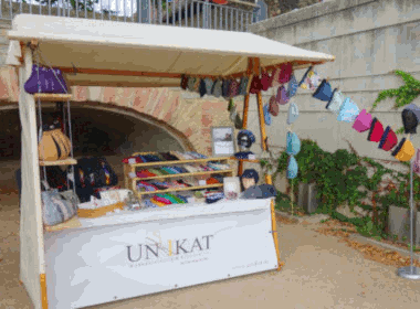 klipklap Marktstand für Ausschank klipklap Marktstand mit Deko
